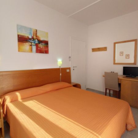 Piccolo Hotel Террачина Екстер'єр фото