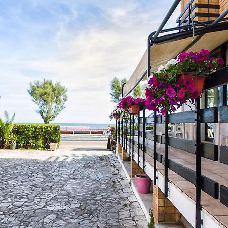 Piccolo Hotel Террачина Екстер'єр фото