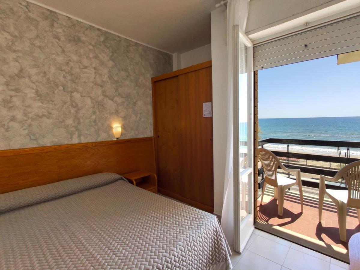 Piccolo Hotel Террачина Екстер'єр фото