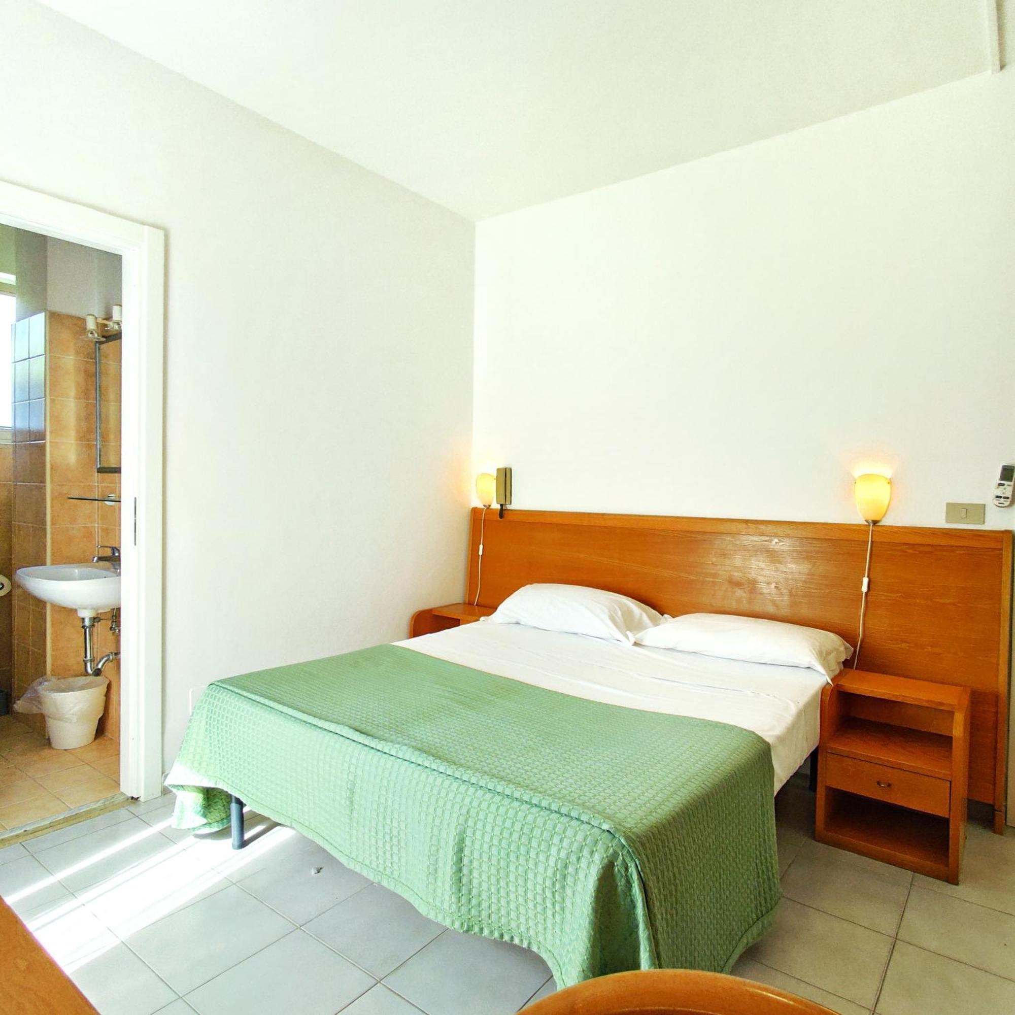 Piccolo Hotel Террачина Екстер'єр фото