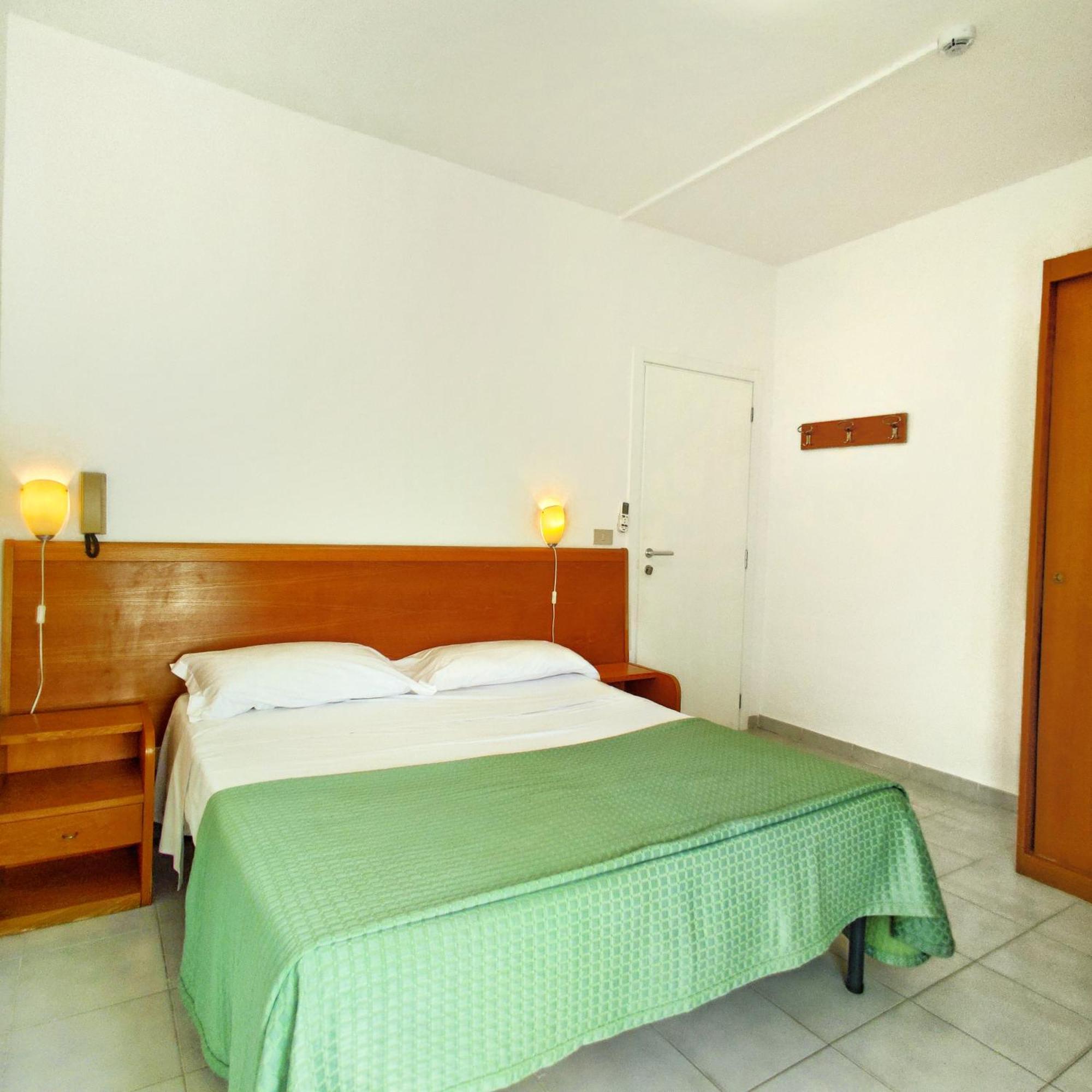 Piccolo Hotel Террачина Екстер'єр фото