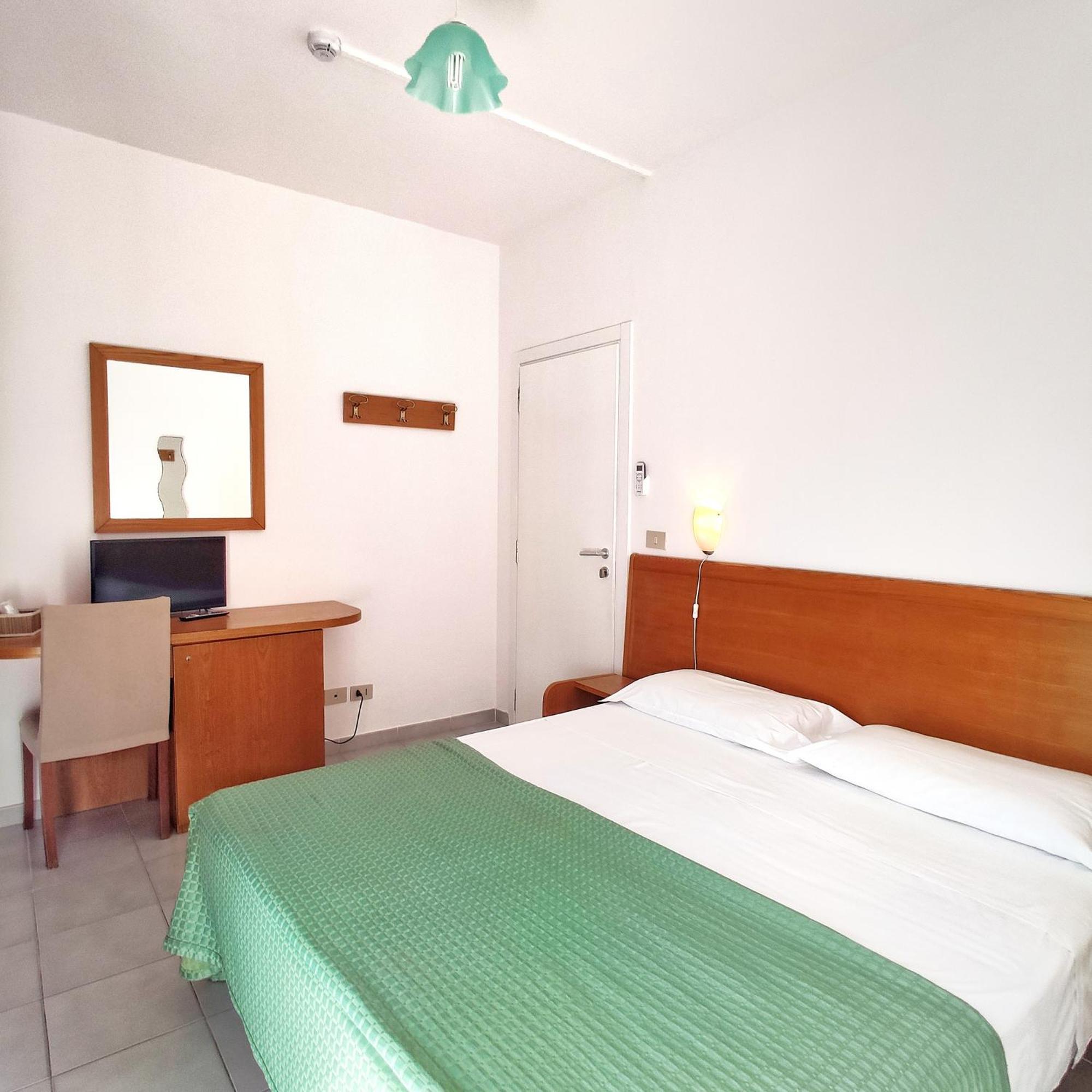 Piccolo Hotel Террачина Екстер'єр фото
