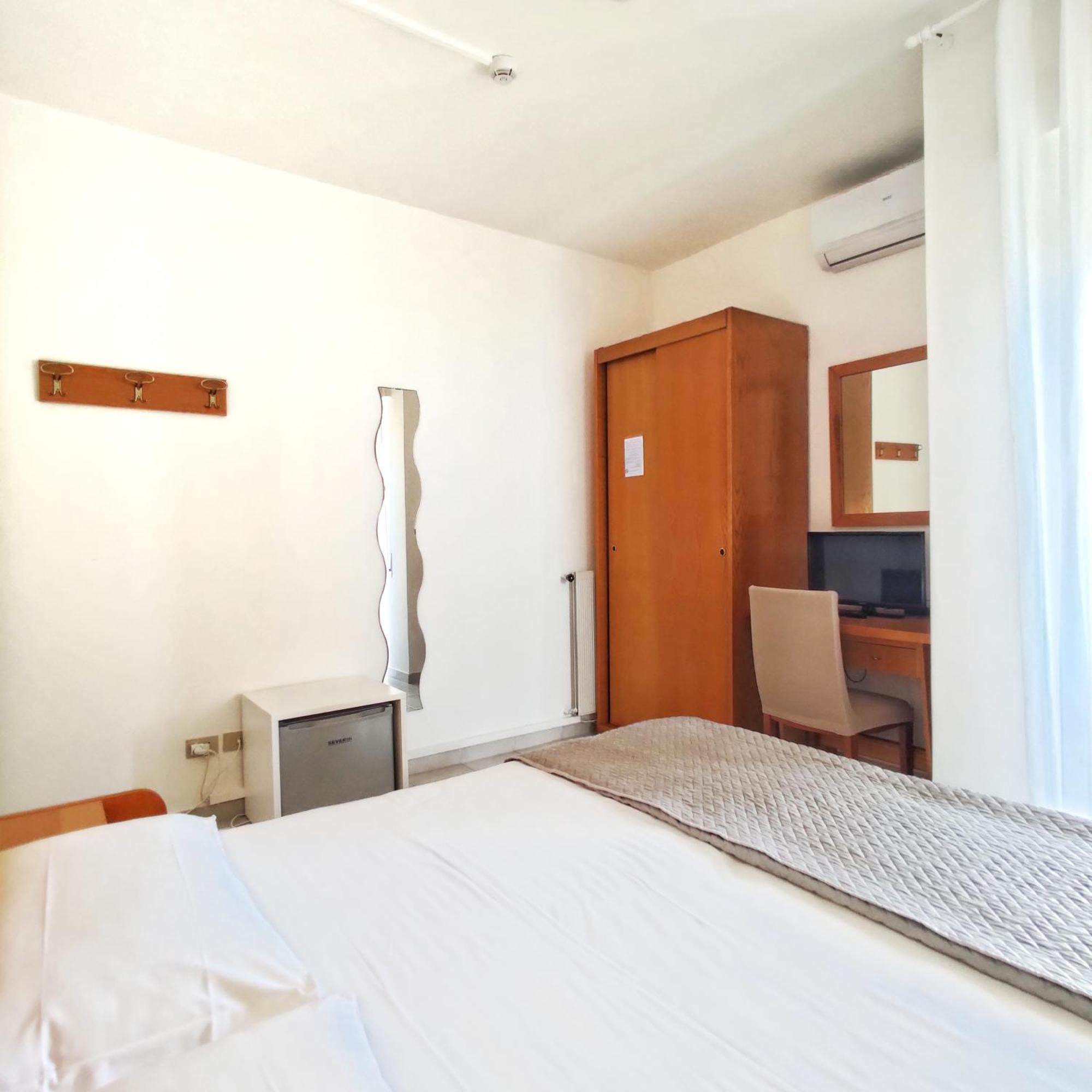Piccolo Hotel Террачина Екстер'єр фото