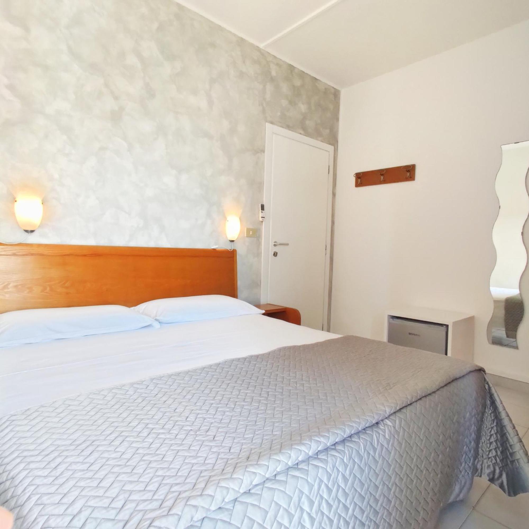 Piccolo Hotel Террачина Екстер'єр фото