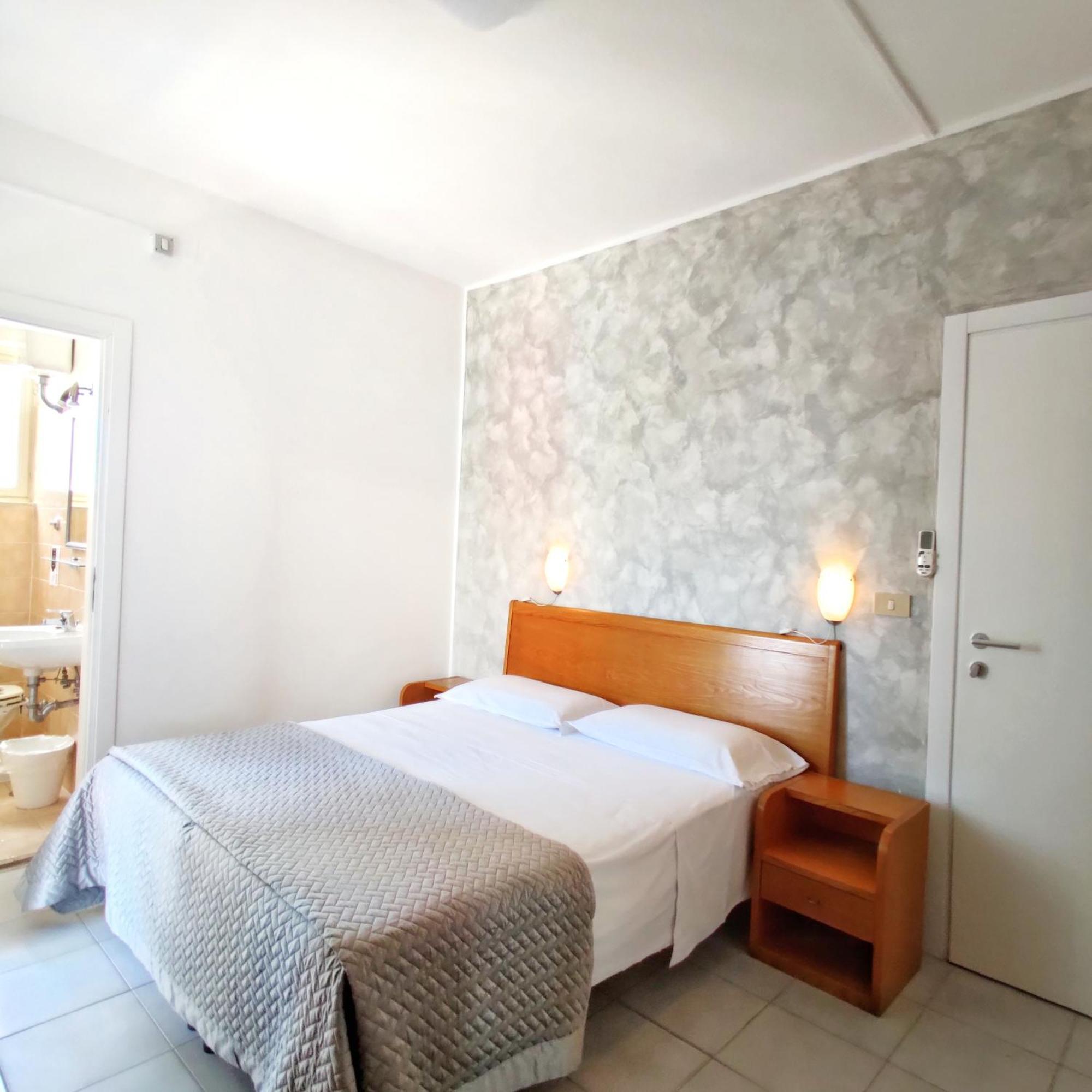 Piccolo Hotel Террачина Екстер'єр фото