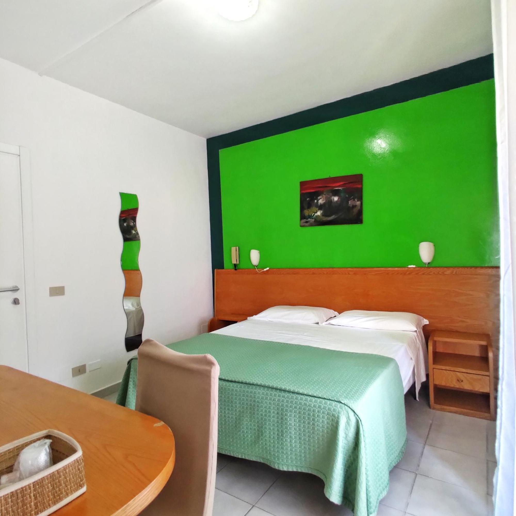 Piccolo Hotel Террачина Екстер'єр фото